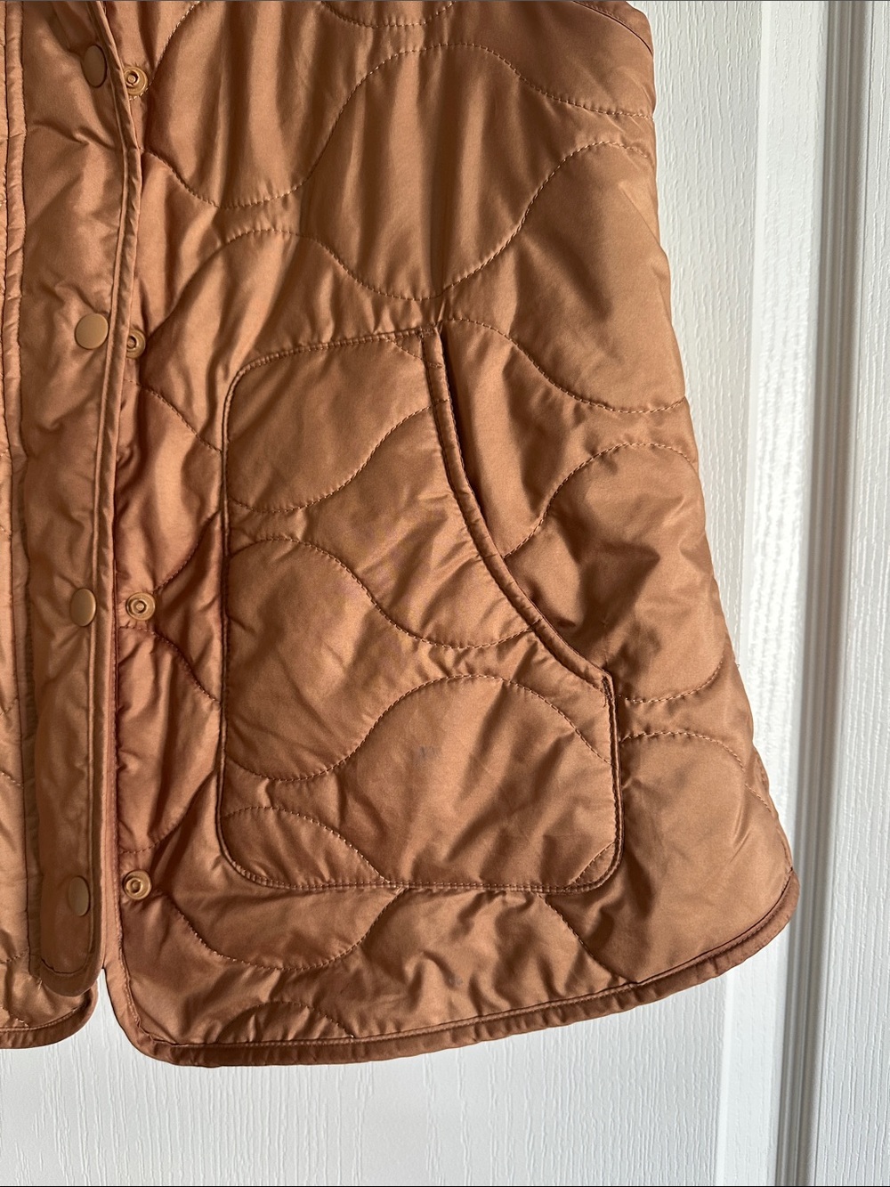 NWOT Quilted Sleeveless Vest in Tan - Picture 5 of 8